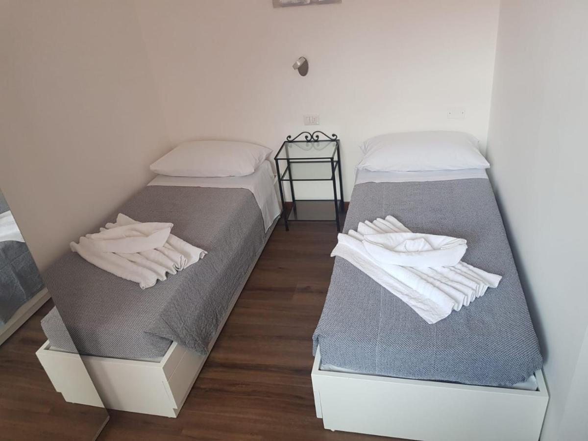 B&B Del Corso Castano Primo ภายนอก รูปภาพ