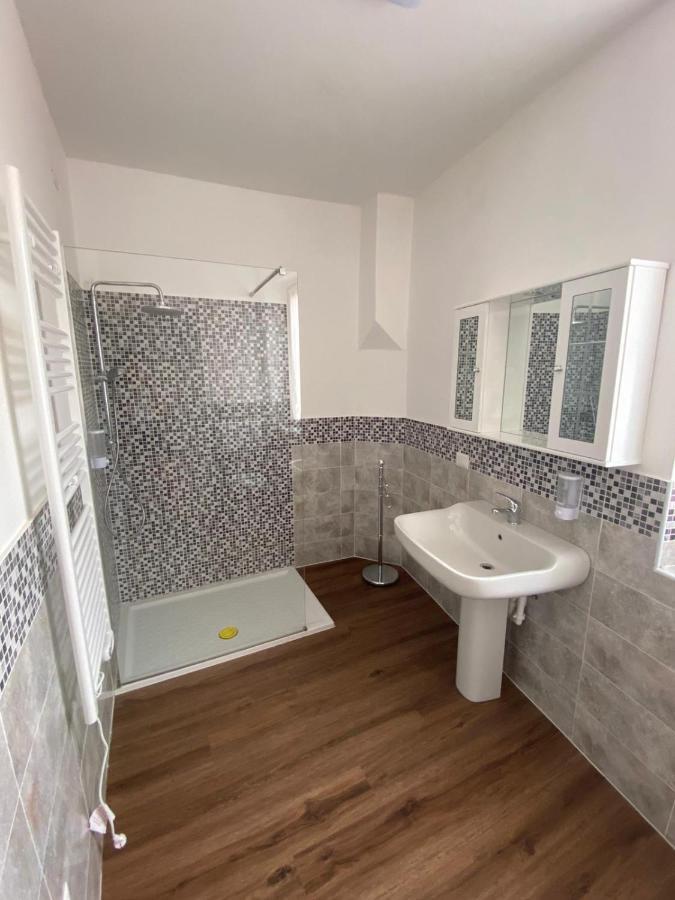 B&B Del Corso Castano Primo ภายนอก รูปภาพ