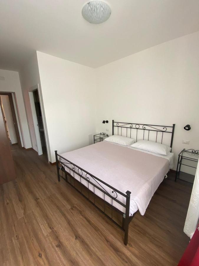 B&B Del Corso Castano Primo ภายนอก รูปภาพ