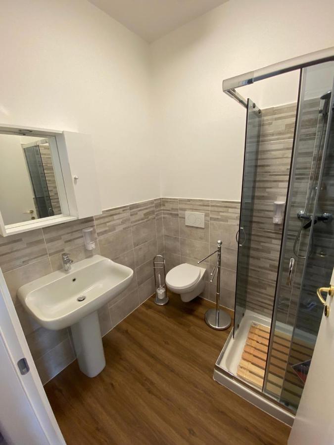 B&B Del Corso Castano Primo ภายนอก รูปภาพ