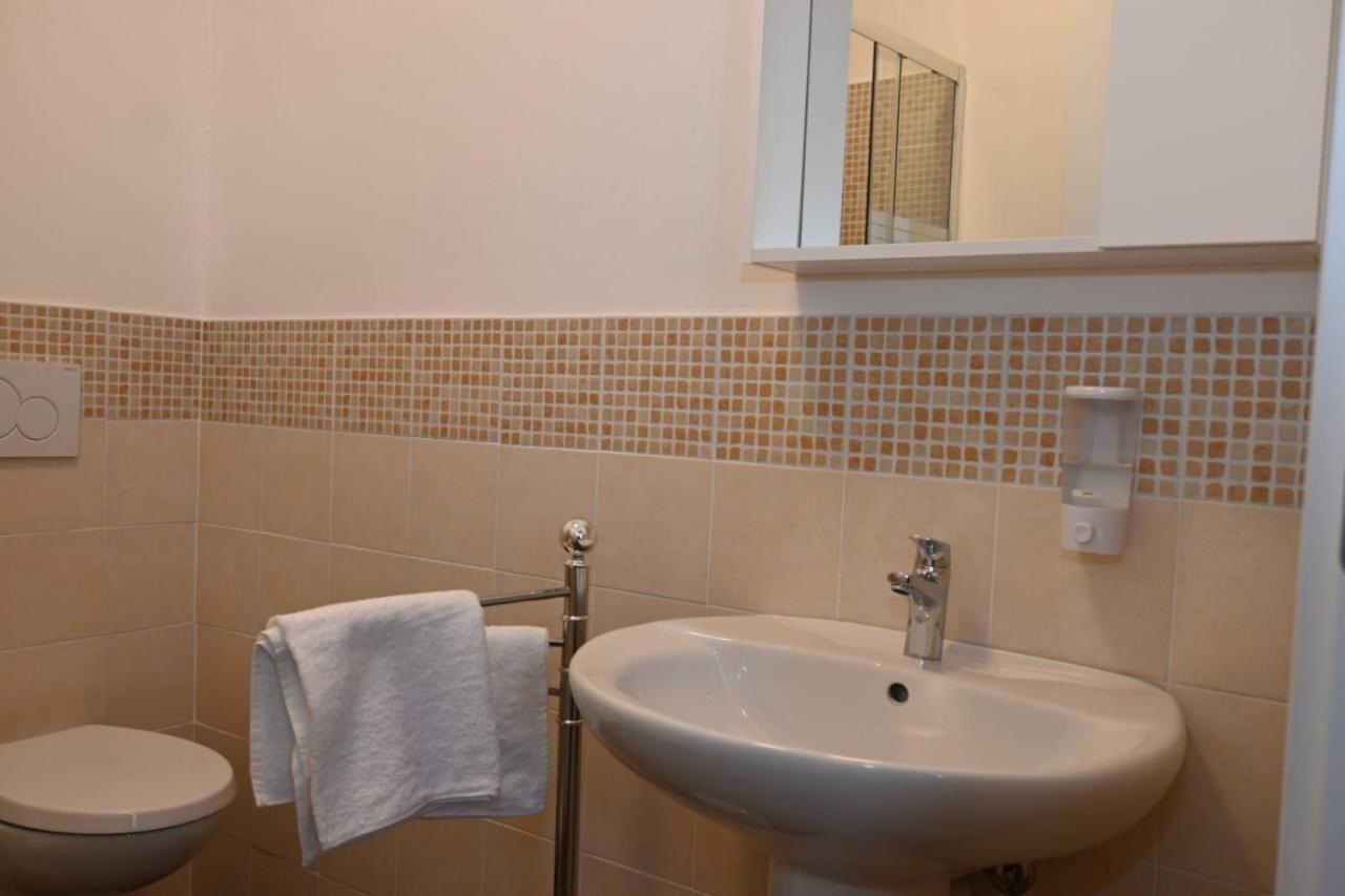 B&B Del Corso Castano Primo ภายนอก รูปภาพ